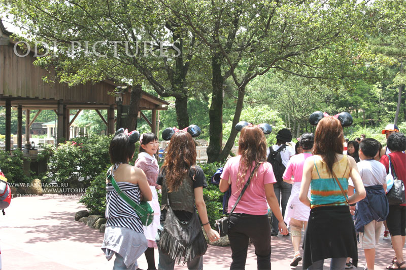 Japan girls in park